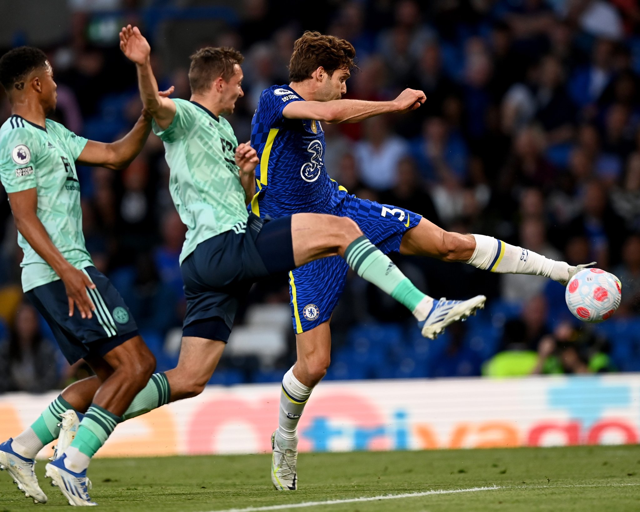 Leicester City hold Chelsea to draw at Stamford Bridge