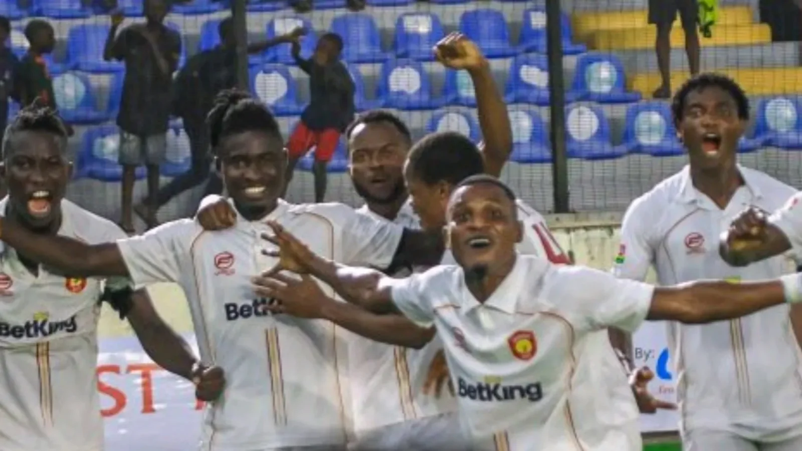 Ikorodu City at Mobolaji Johnson Arena cheer Ikorodu City