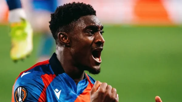 Rafiu Durosinmi scoring Europa League goal