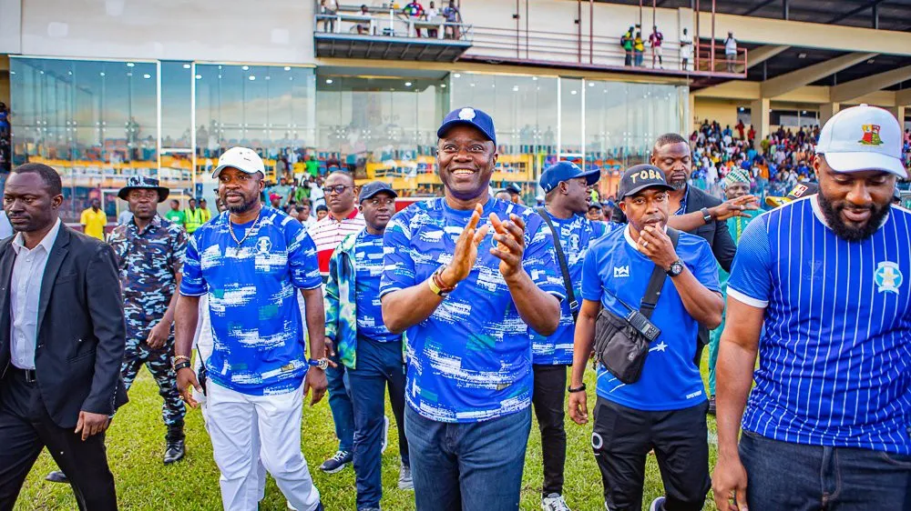 Governor Seyi Makinde applauding Shooting Stars at Lekan Salami Stadium