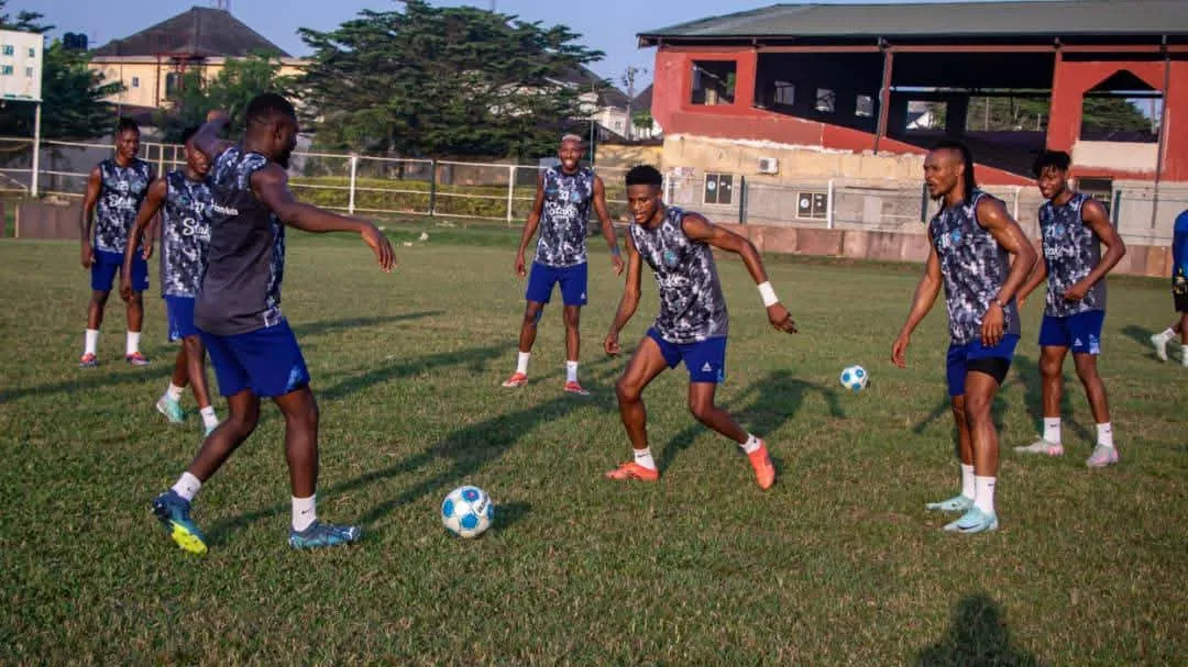 Enyimba players battle Abia Warriors in NPFL Week 12 draw